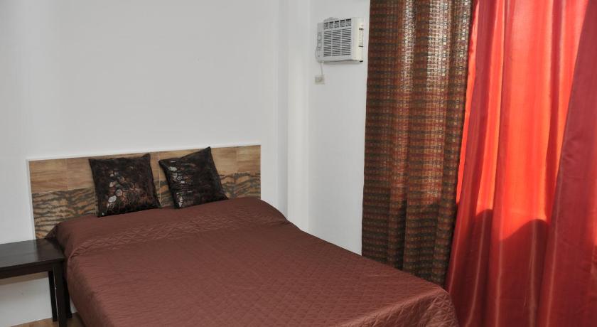 Image of Queen Room 2