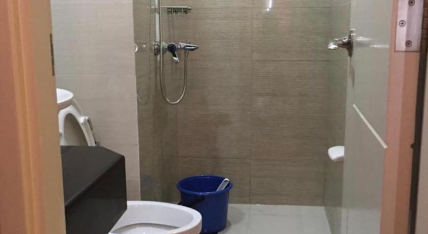 Favila Condotel Unit-150 Newport Boulevard near Airport Terminal 3 and all other Airport photo