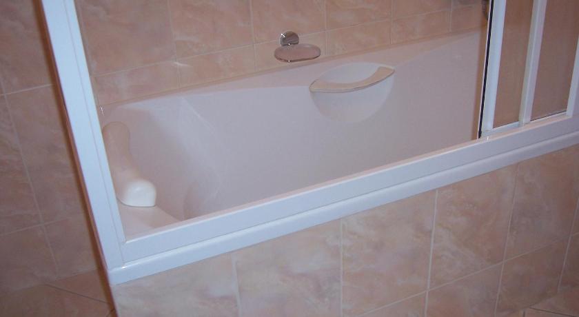 Image of Triple Room 10
