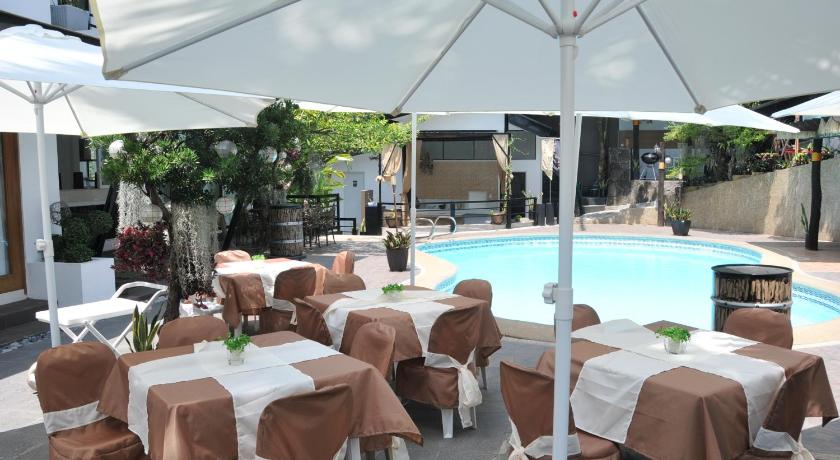 Date and Dine Resort photo