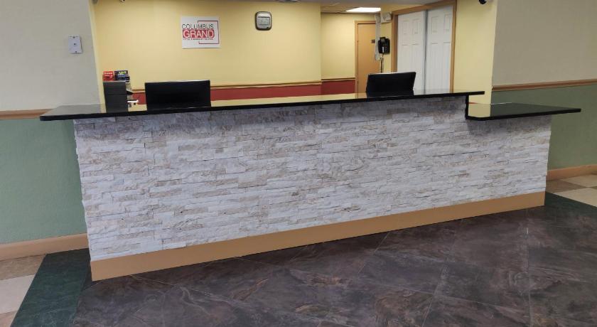Days Inn by Wyndham Columbus North photo
