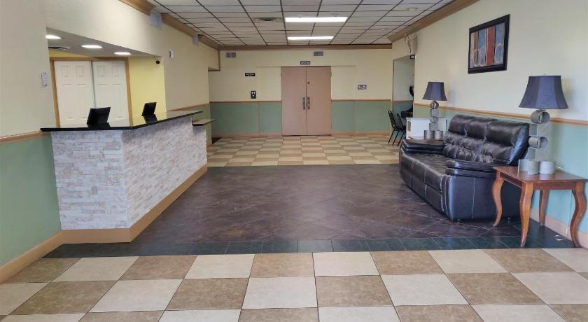 Days Inn by Wyndham Columbus North photo
