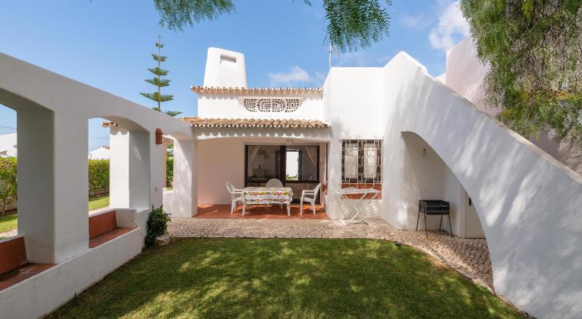 Tio Papel IV — Hotel in Albufeira