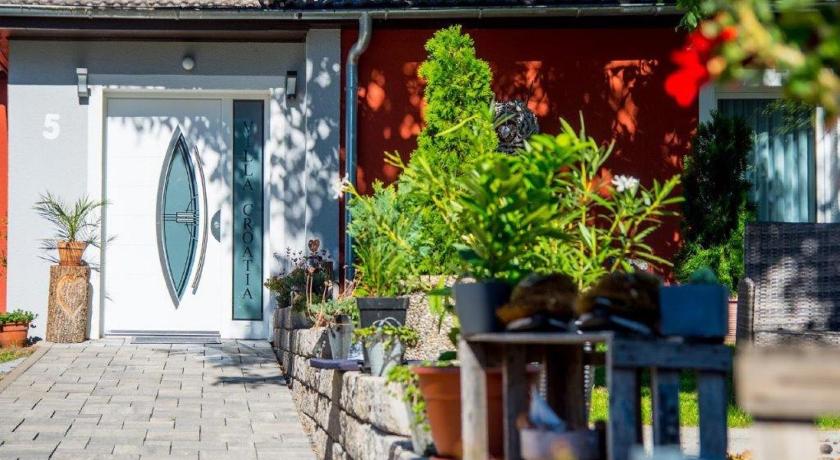 Villa Croatia & Restaurant Adria photo