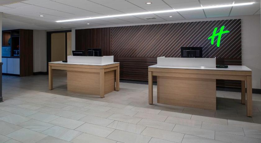 Holiday Inn & Suites Marlborough, an IHG Hotel photo
