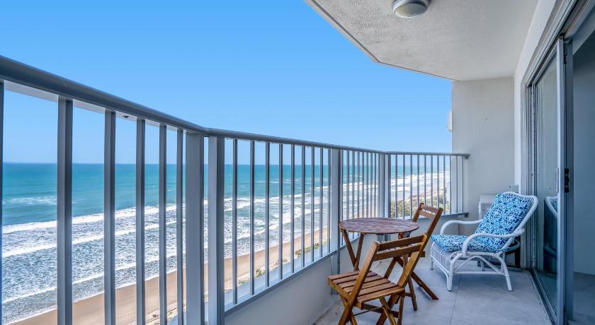 Pacific Plaza Apartments photo