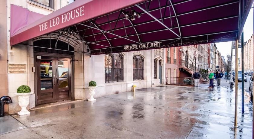 New York Leo House 3-Star Accommodation exterior