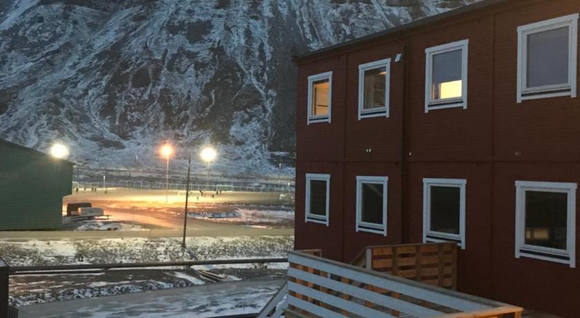 Haugen Pensjonat Svalbard photo