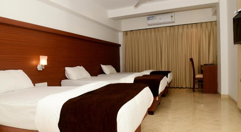 Hotel Monarch Center Point near Dahanu Beach, Bordi