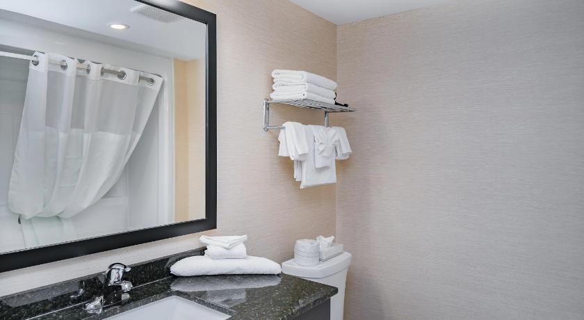 Ramada By Wyndham, Niagara Falls Near Fallsview District