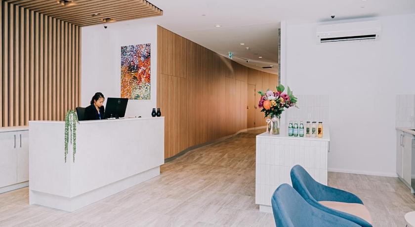 Toms Court Hotel photo