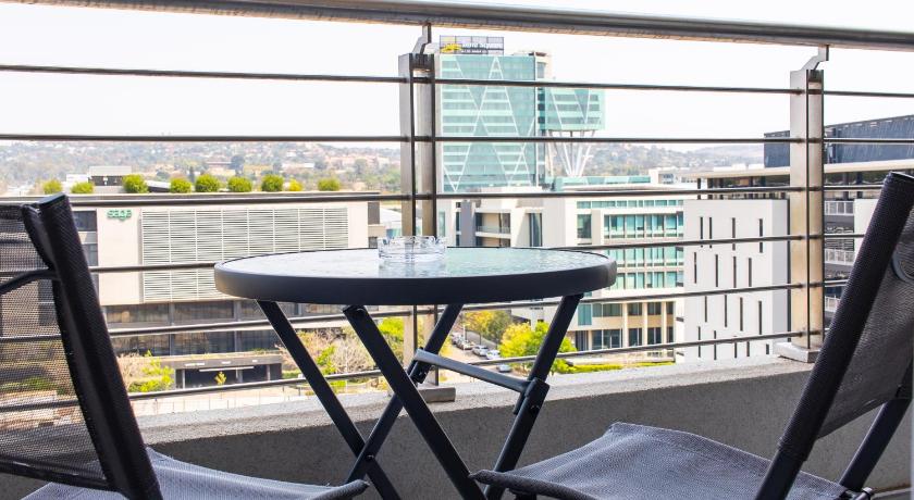 Menlyn Marble Print Apartment photo