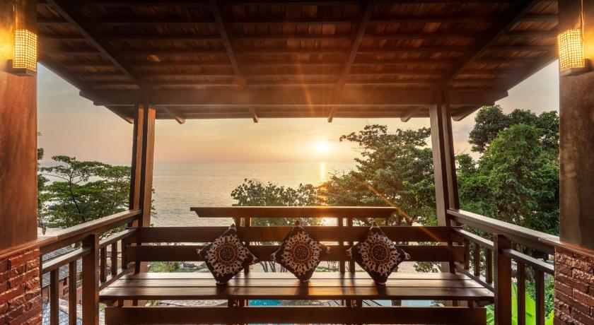 Image of Junior Suite Sea View 13