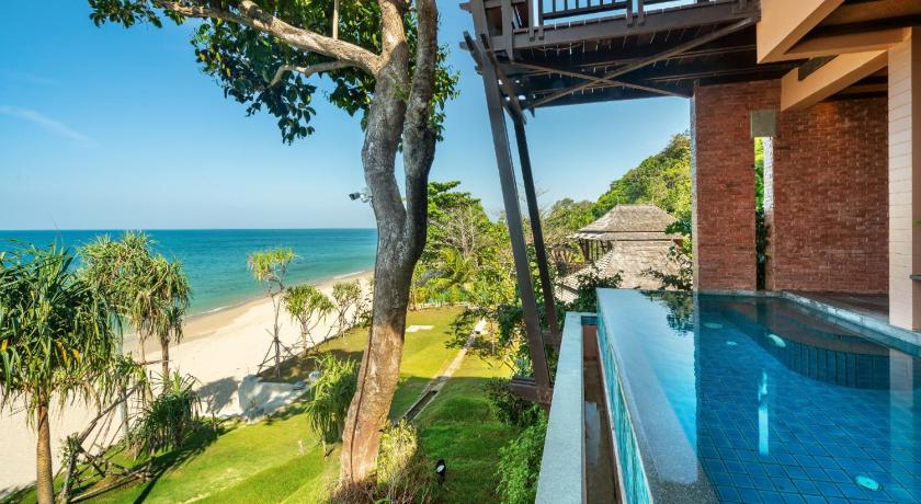 Image of Beachfront Pool Villa, 1 Bedroom Villa, 1 King, Beachfront 8