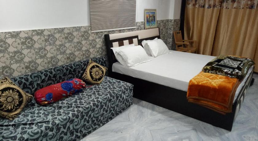 Travellers Guest House — Hotel in Varanasi