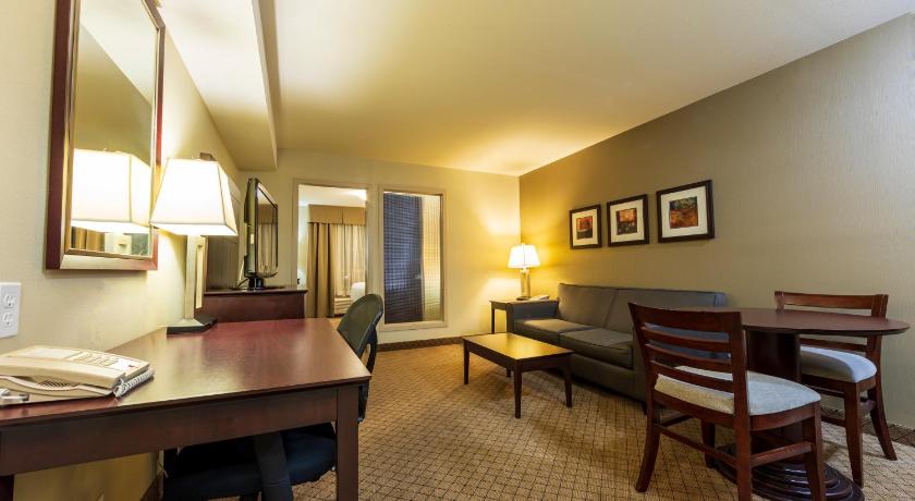 Holiday Inn Hotel and Suites-Kamloops