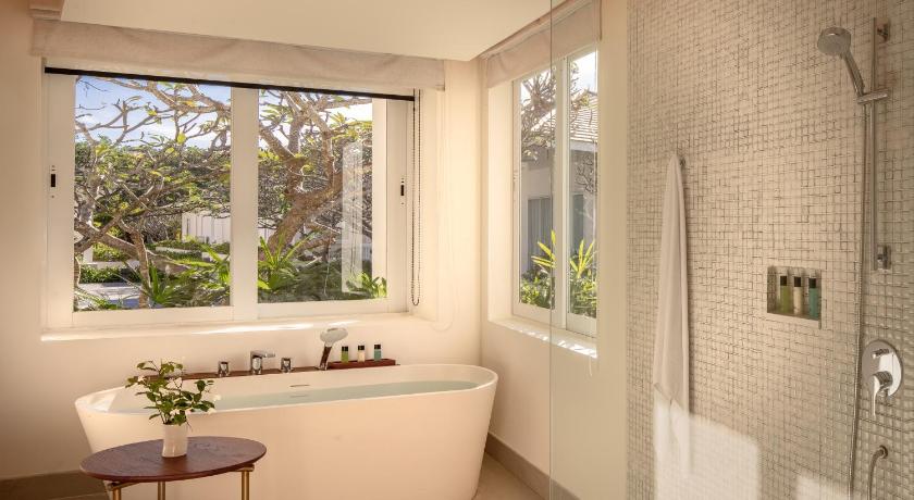 Ảnh của Suite Loại Sang Hướng Bể Bơi Có Sân Hiên (Deluxe Suite Pool View Terrace) 6