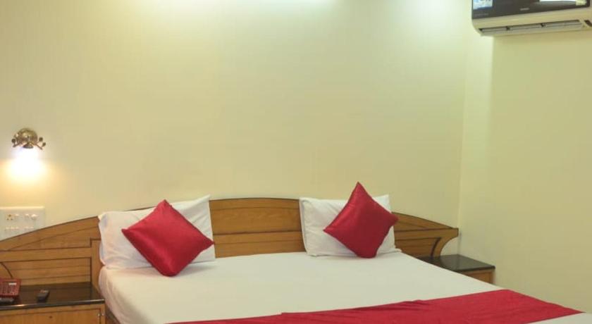 Poonam Hotel