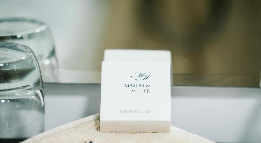 Warwick The Old Fourpenny Hotel 4-Star Hotel pool