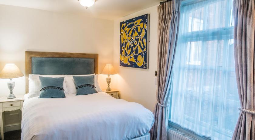 Warwick The Old Fourpenny Hotel 4-Star Hotel view