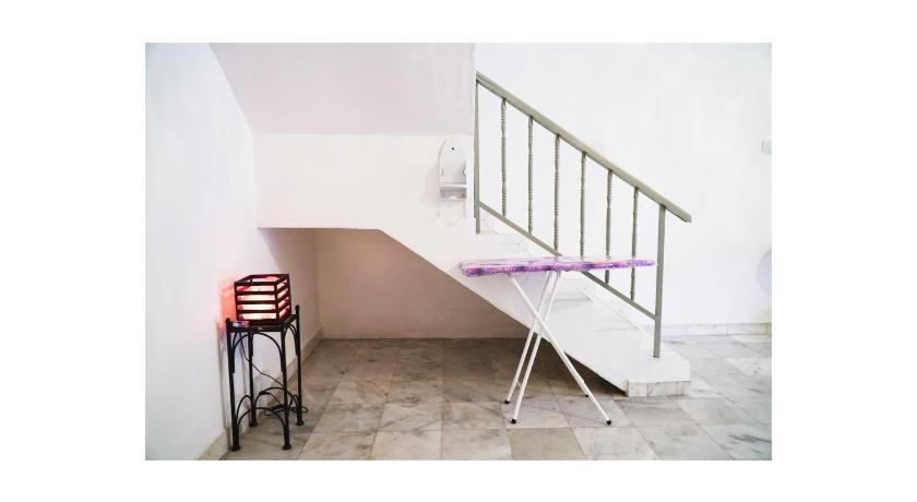 Cozy & Strategic Located Alor Akar Guest House photo