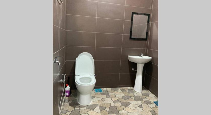 Bathroom, Hanna Homestay Kangar in Kangar