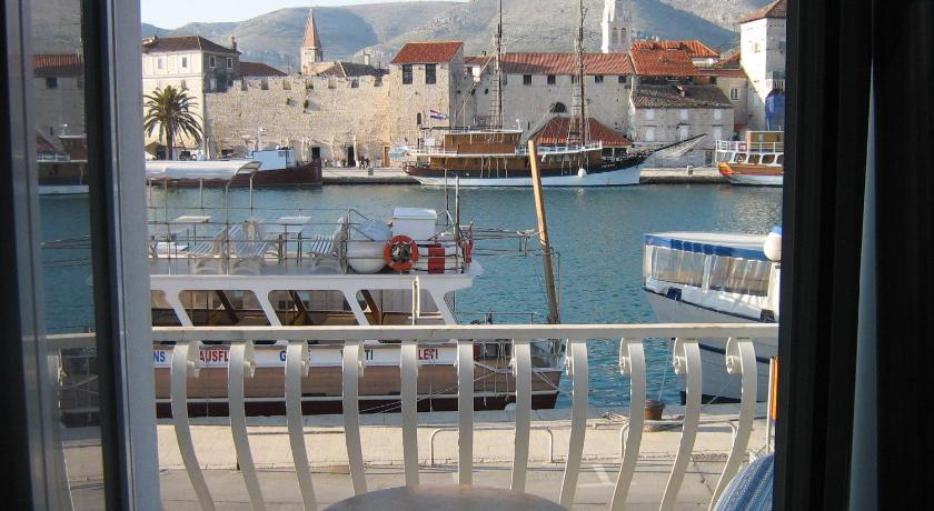 Villa Tudor — Hotel in Trogir