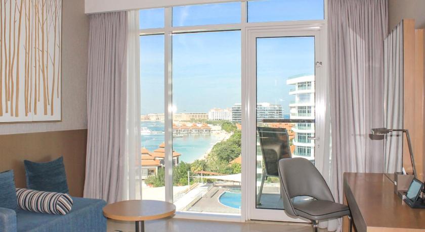 Image of Deluxe Twin Room with Balcony and Hotel Private Beach Access 8