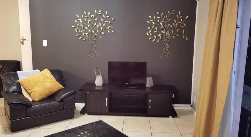 Tranquil Living on Lanarth photo