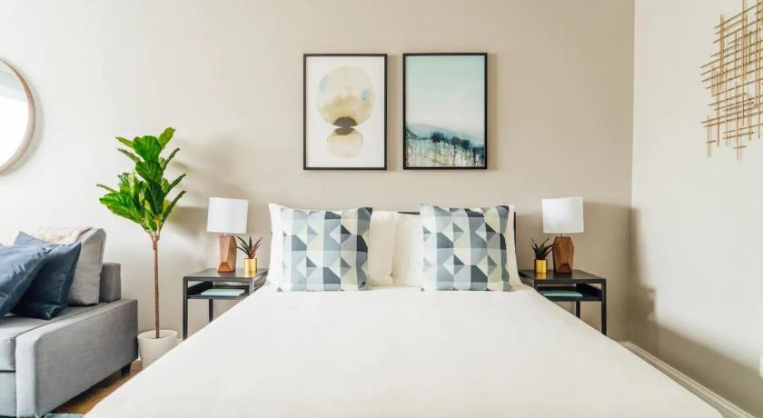 Fully Furnished Studio with WiFi Amazing Deal! - Oakdale 413 — Hotel in Chicago (IL)