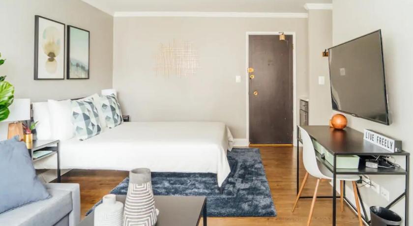 Fully Furnished Studio with WiFi Amazing Deal! - Oakdale 413 photo