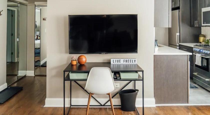 Fully Furnished Studio with WiFi Amazing Deal! - Oakdale 413 photo