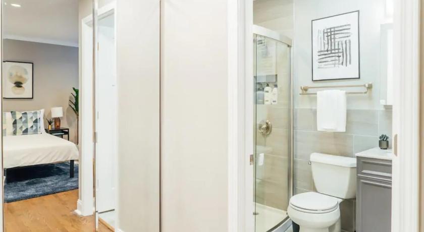Fully Furnished Studio with WiFi Amazing Deal! - Oakdale 413 photo