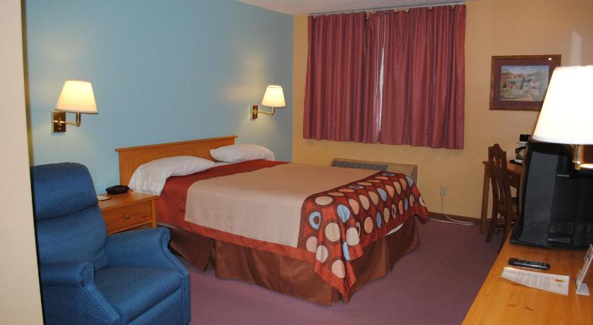 Super 8 By Wyndham Shipshewana