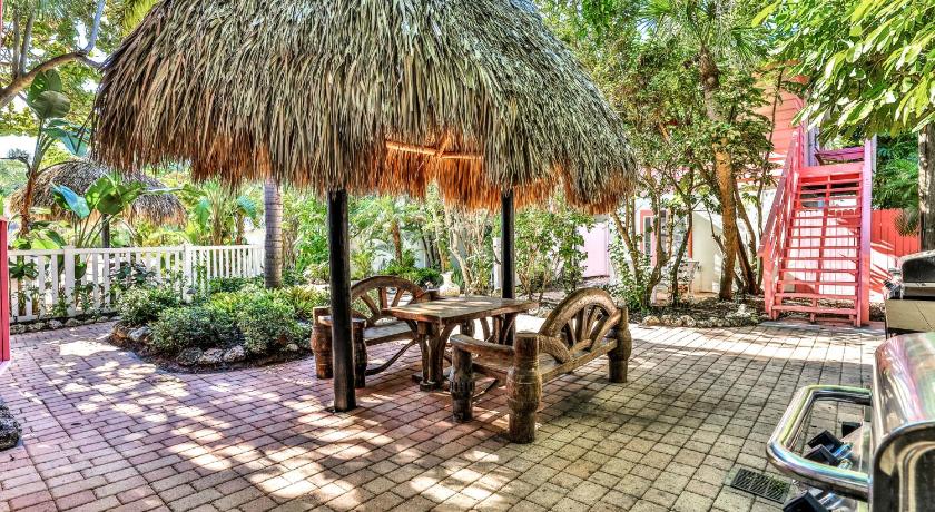 Anna Maria (FL) Sunrise Garden Resort 3-Star Accommodation pool