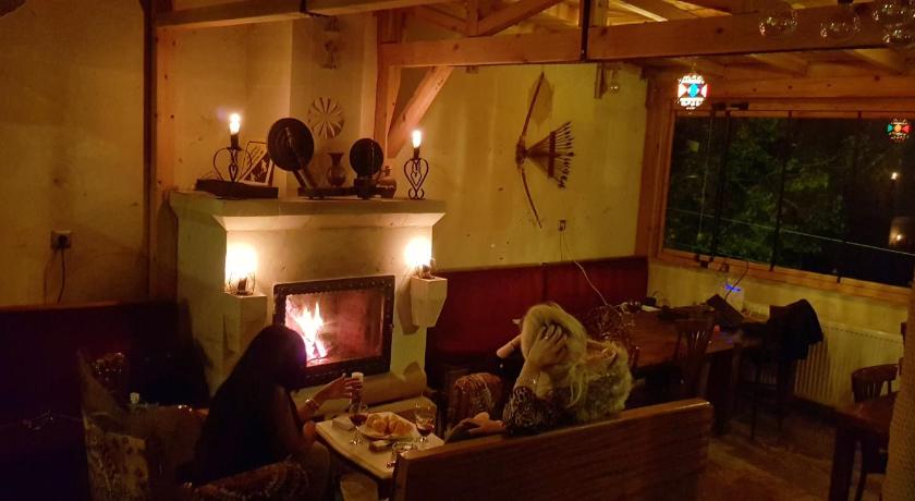 Larissa Cave Hotel photo