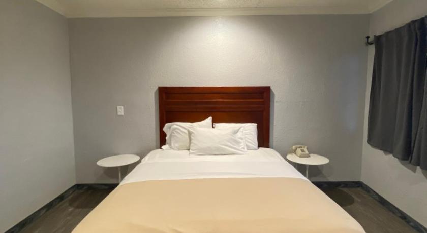 Sandman Motel photo