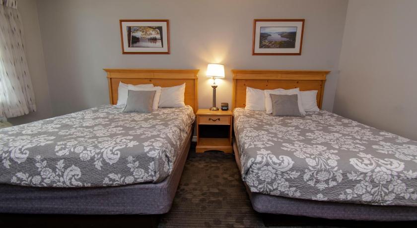 Image of Queen Room with Two Queen Beds - Lakeside 4