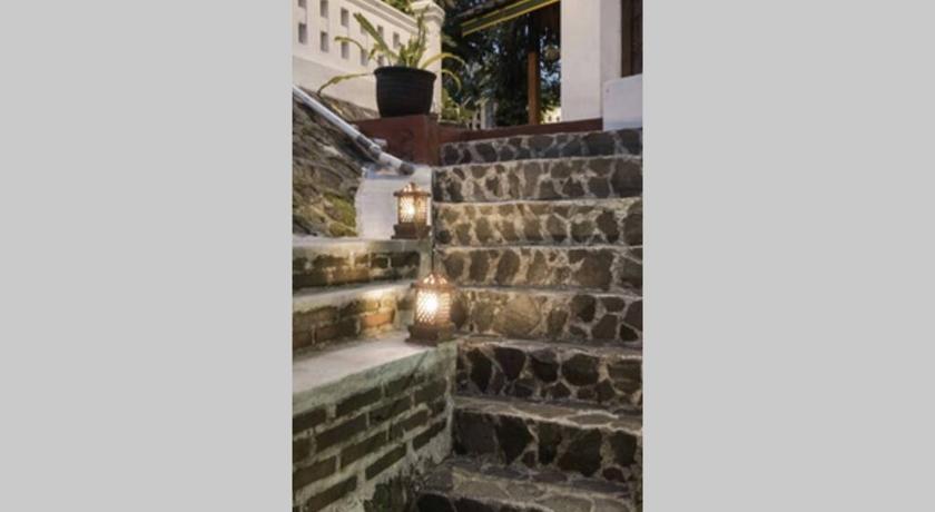Rumah Kayu Joglo Yudhistira tepi sungai 2BR - image 6