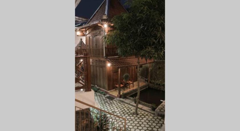 Rumah Kayu Joglo Yudhistira tepi sungai 2BR - image 9