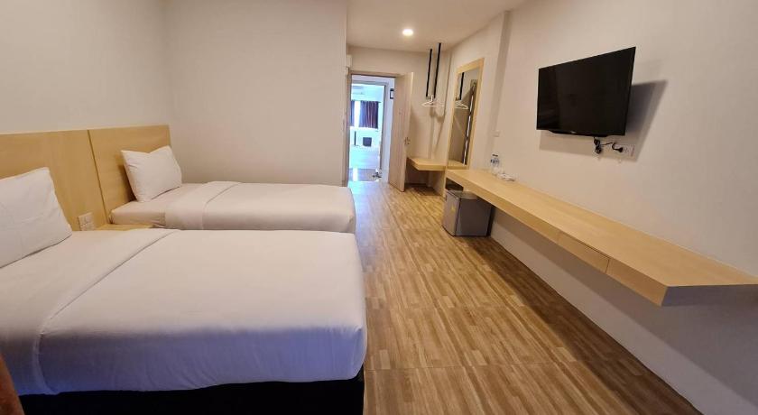Image of Deluxe Twin Room 10