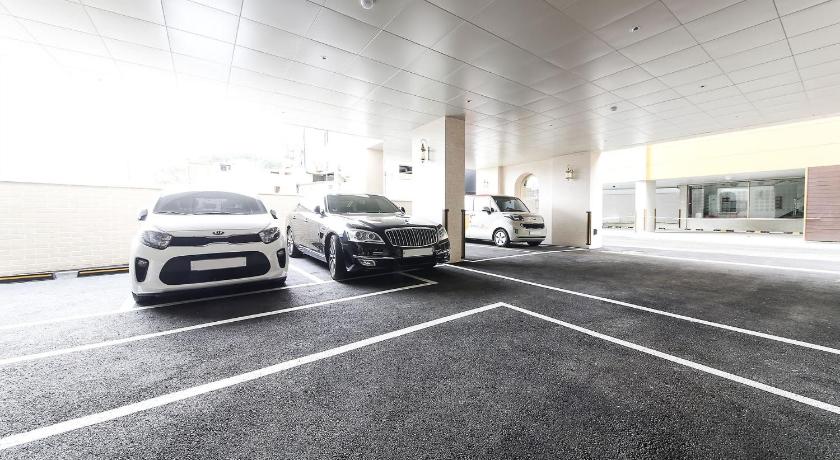 H. Moment Hotel Songjeong photo