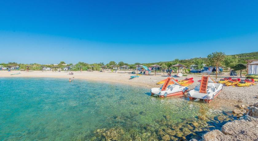 Glamping tents Mediteran kamp Phalaris — Hotel in Novalja
