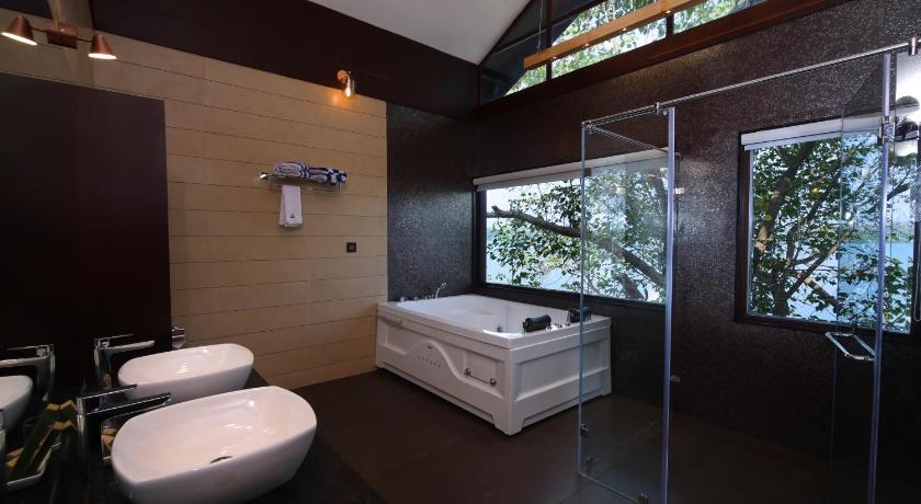 Maliekal Heritance Cherai.