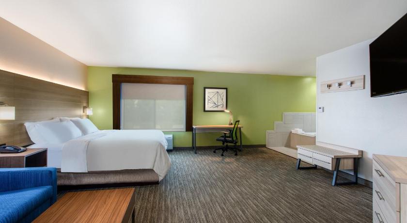 Holiday Inn Express Hotel & Suites Lewisburg