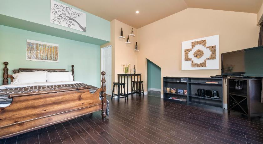 Tall Trees Bed & Breakfast photo