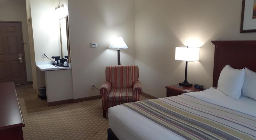 Country Inn & Suites By Radisson, Freeport, Il