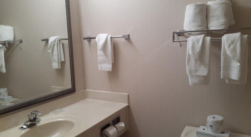 Country Inn & Suites By Radisson, Freeport, Il