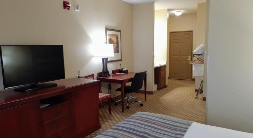 Country Inn & Suites By Radisson, Freeport, Il