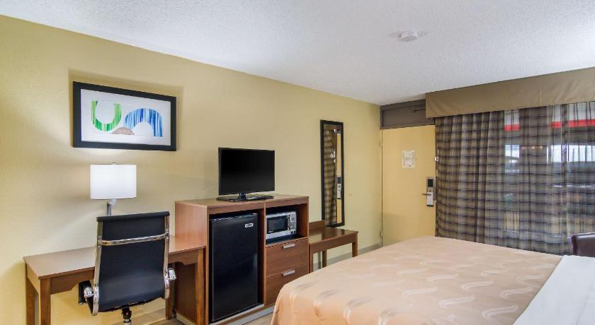 Stayable Suites Jax West